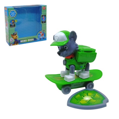 Фигурка на скейте "Щенячий патруль: Рокки"