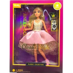 Лялька (висота 30 см, шарнірні суглоби, знімний одяг та взуття, 2 кольє, пара сережок)