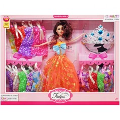 Кукла с гардеробом 