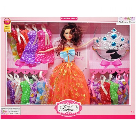 Кукла с гардеробом 