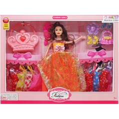 Кукла с гардеробом 