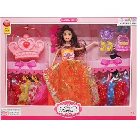 Кукла с гардеробом 