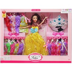 Кукла с гардеробом 