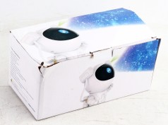 УЦЕНКА 40% Ночник-проектор “Космонавт”, несколько режимов, звезды, магнитная голова, высота 22 см, от сети, пульт /24/