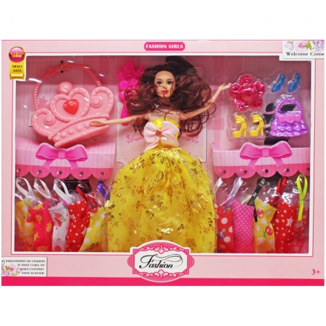 Кукла с гардеробом 