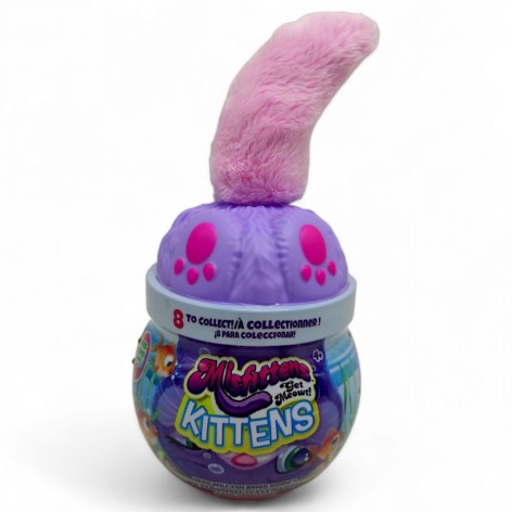 Котенок в аквариуме, розовый хвост