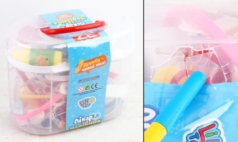 УЦЕНКА 30% Лікар стетоскоп, шприц, окуляри, 36 предметів, у валізі, 22-17-12см 