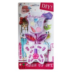 Косметика тіні, пензлик, помада, лак, нігті