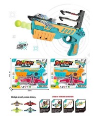 Пистолет 2 вида, на листьях 