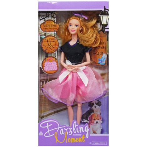 Лялька Білявка в рожевому