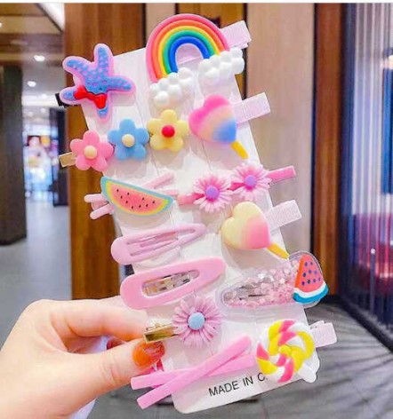 Набор шпилек на планшете. 