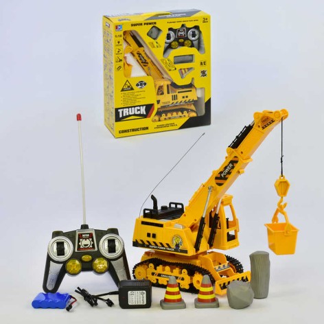 Р/К Кран , аккумулятор, 11-20-35см, свет, ездит, поднимает стрелу, дорожные знаки, в кор-це, 32-39-13,5см /1