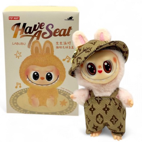 Іграшка-сюрприз "Лабубу в одязі Louis Vuitton" (без пакета, в коробці)