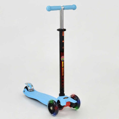 Самокат Maxi Best Scooter голубой, пластмассовый, свет, колеса PU, трубка руля алюминиевая, 59*17*26 см