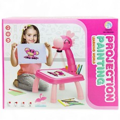 Стол с розовым проектором