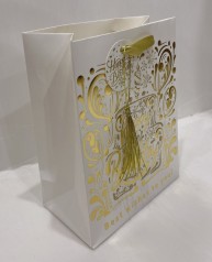 Пакет подарочный бумажный, 18х23х10 см, белый крафт 130г/м2. Тиснение фольгой + эмбоссинг + глиттер 5 шт. в уп.