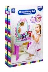 Трюмо з дзеркалом та аксесуарами 