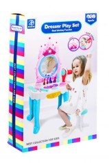 Трюмо з дзеркалом та аксесуарами 