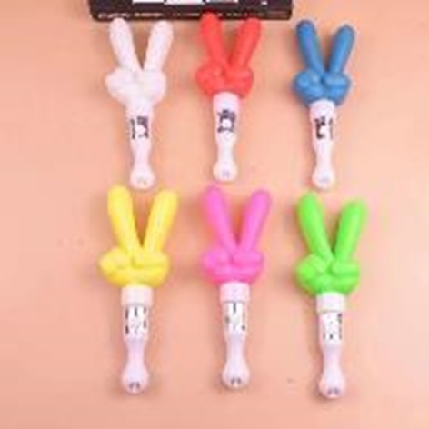 Іграшка зі світлом "рука" 21 см 6 мікс 