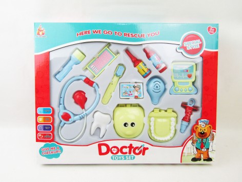 Игровой набор Доктор 2 вида, свет, шприц, градусник, очки, ножницы, грелка, аксессуары, 34,5*4,5*30,5 см