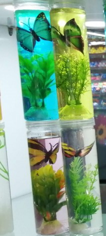 Лизун метелик з рослинами, кольори мікс, в колбі 5*19 см