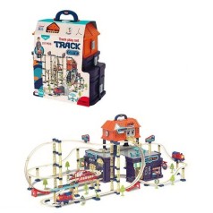 Трек 89971 2в1 бокс+трек, потяг, звук, 206 елементів, длина треку 105см, двері будинку відчиняються, рейки, біля валізі