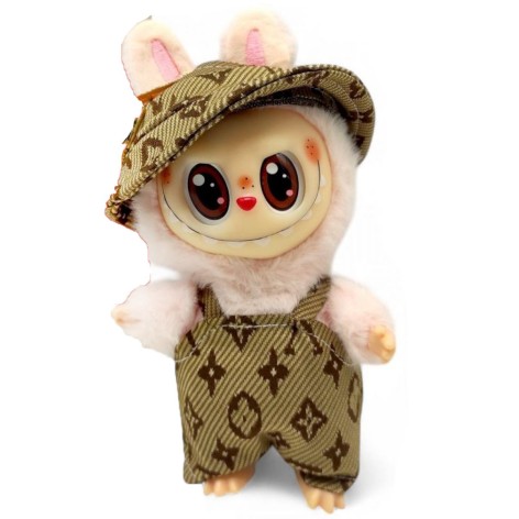 Лабубу в одязі 