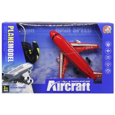Самолет на радиоуправлении красный