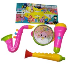 Іграшкові музичні інструменти - дудка, саксофон, мікрофон, бубон
