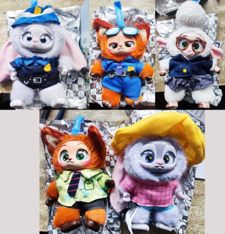 М'яка іграшка-брелок 