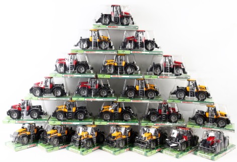 УЦЕНКА 30% Трактор 2 цвета, инерция, открывающаяся дверь, регулировка колес, подвижные детали, в слюде 