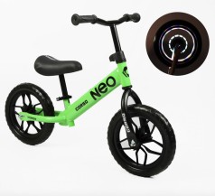 Двоколісний дитячий біговел-велобіг, колеса ЕВА (піна) 12 дюймів, з підсвіткою, зелений