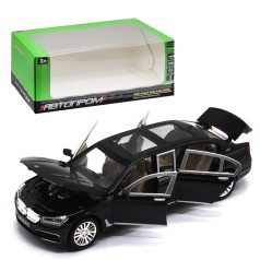 Машина BMW 750, черная.
